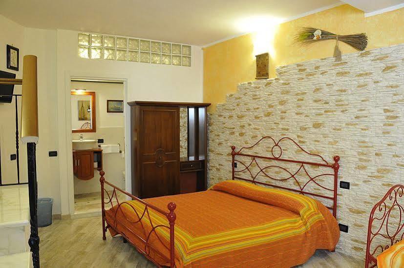 Michela Rooms Riomaggiore Ngoại thất bức ảnh